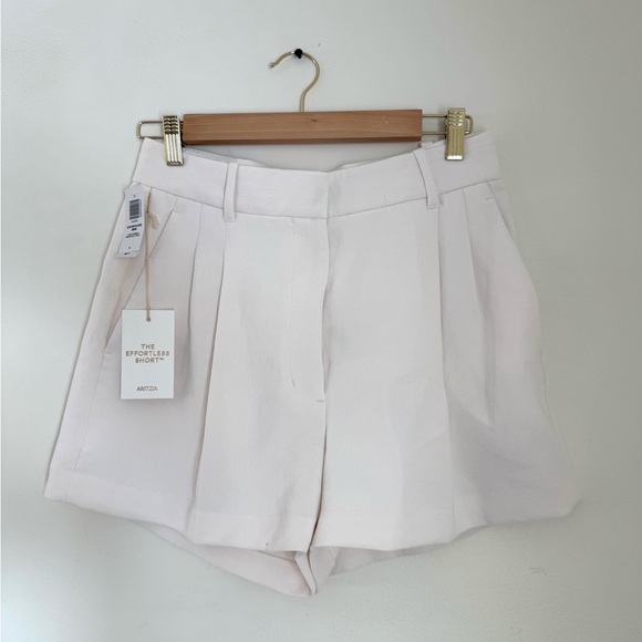Aritzia Pants - Aritzia Babaton Crepette Effortless Mini Short